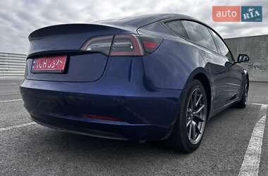 Седан Tesla Model 3 2021 в 