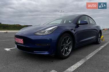 Седан Tesla Model 3 2021 в 