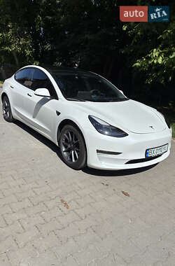 Седан Tesla Model 3 2022 в Хмельницком