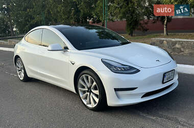 Седан Tesla Model 3 2020 в 