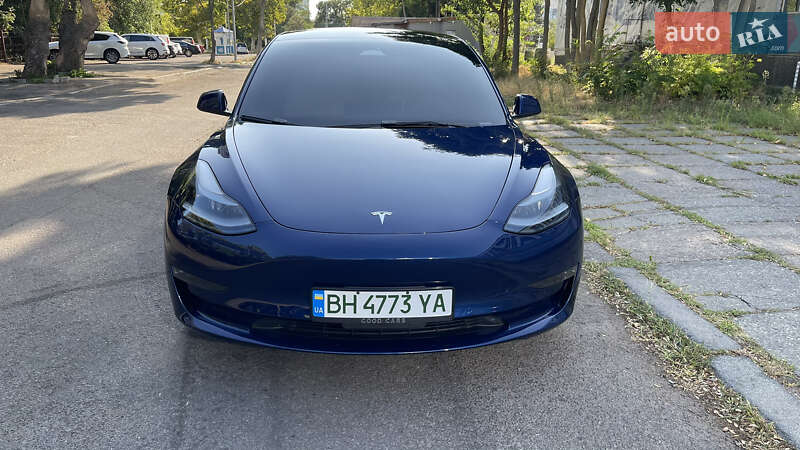 Седан Tesla Model 3 2022 в Одессе