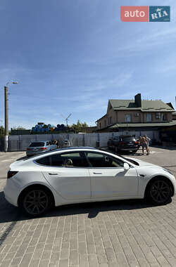 Седан Tesla Model 3 2020 в 