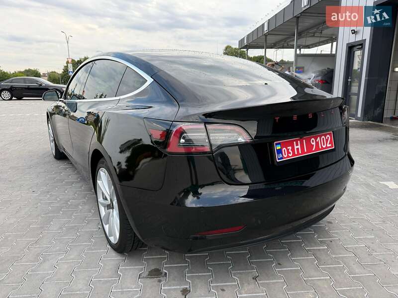 Седан Tesla Model 3 2019 в Владимире