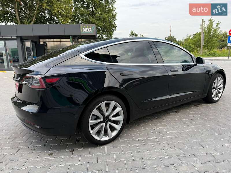 Седан Tesla Model 3 2019 в Владимире