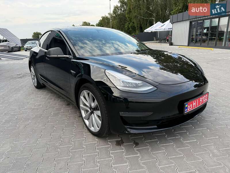 Седан Tesla Model 3 2019 в Владимире