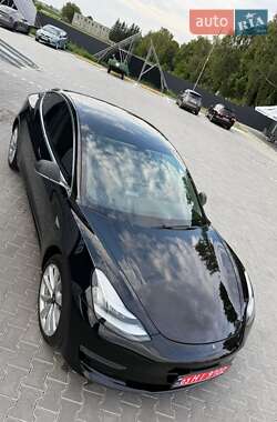 Седан Tesla Model 3 2019 в 