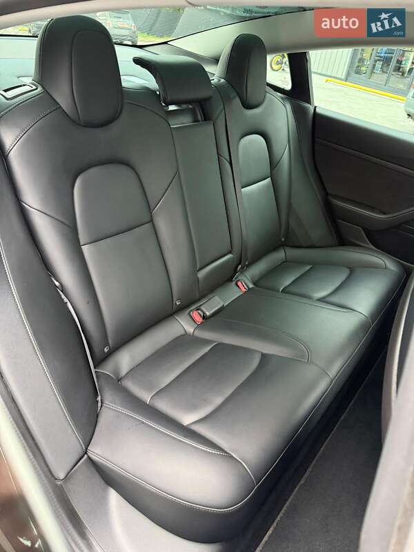 Седан Tesla Model 3 2019 в Владимире
