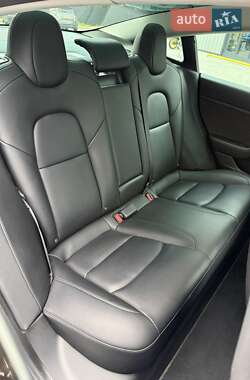 Седан Tesla Model 3 2019 в 