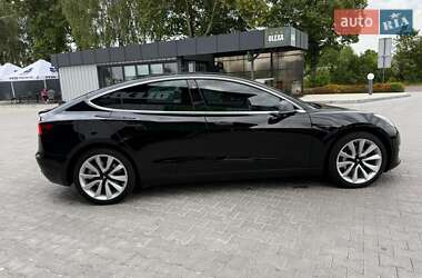 Седан Tesla Model 3 2019 в 