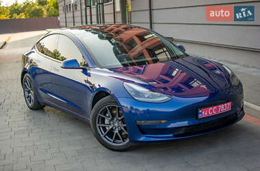 Седан Tesla Model 3 2021 в Дрогобыче