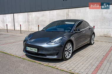 Седан Tesla Model 3 2020 в 