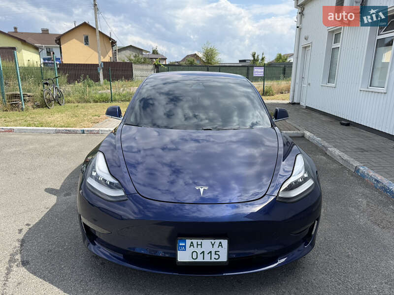 Седан Tesla Model 3 2018 в Києві