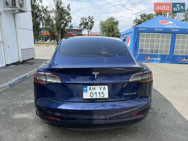Седан Tesla Model 3 2018 в Києві