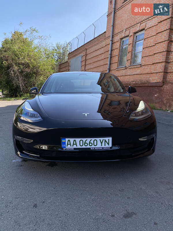 Седан Tesla Model 3 2021 в Полтаве