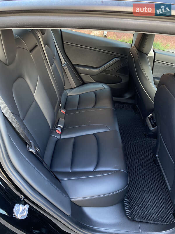 Седан Tesla Model 3 2021 в Полтаве