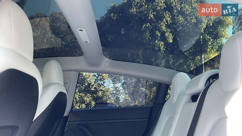 Седан Tesla Model 3 2022 в Одессе