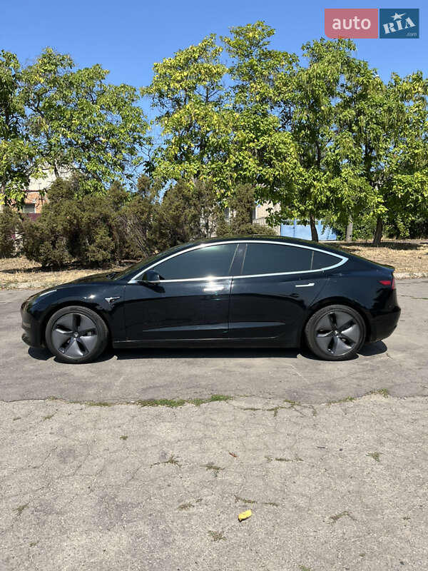 Седан Tesla Model 3 2019 в Кривом Роге