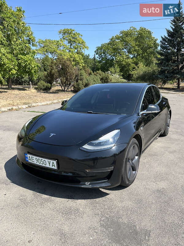 Седан Tesla Model 3 2019 в Кривом Роге