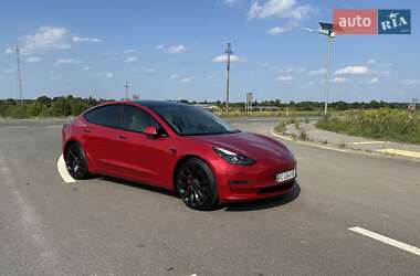 Седан Tesla Model 3 2022 в 