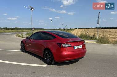 Седан Tesla Model 3 2022 в 
