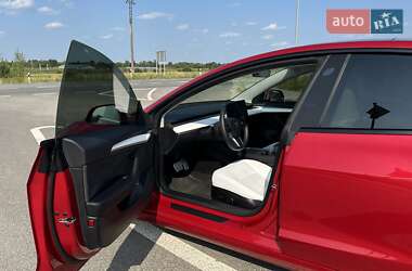 Седан Tesla Model 3 2022 в 