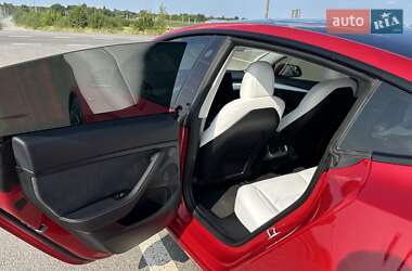 Седан Tesla Model 3 2022 в 