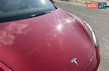 Седан Tesla Model 3 2022 в 