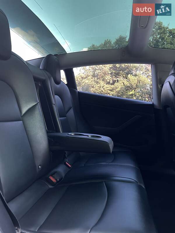 Седан Tesla Model 3 2018 в Харкові