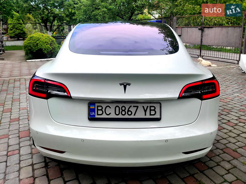 Седан Tesla Model 3 2018 в Львові