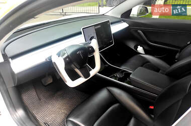 Седан Tesla Model 3 2018 в 