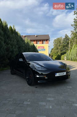 Седан Tesla Model 3 2022 в Самборе