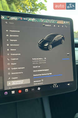 Седан Tesla Model 3 2022 в 