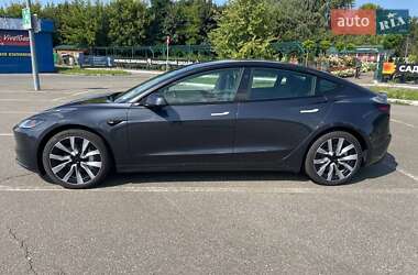 Седан Tesla Model 3 2024 в 