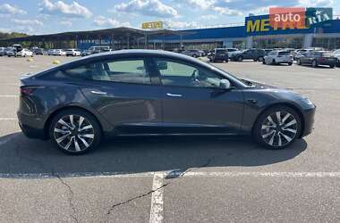 Седан Tesla Model 3 2024 в 