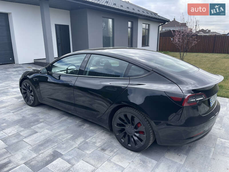 Седан Tesla Model 3 2021 в Києві