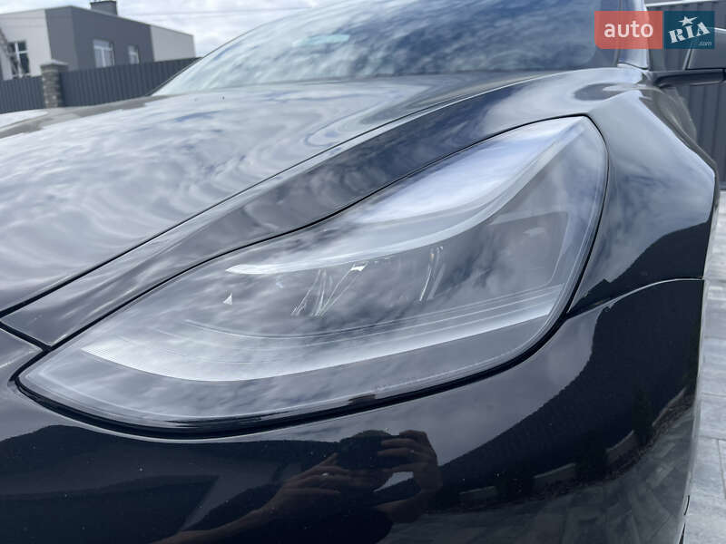 Седан Tesla Model 3 2021 в Києві