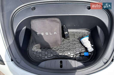 Седан Tesla Model 3 2023 в 