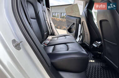 Седан Tesla Model 3 2023 в 