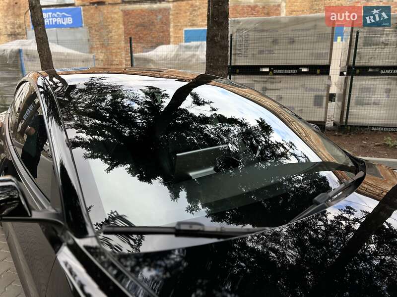 Седан Tesla Model 3 2022 в Львове
