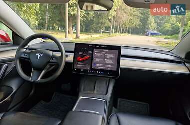 Седан Tesla Model 3 2023 в 