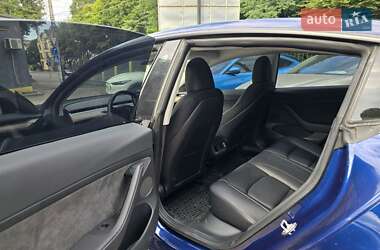 Седан Tesla Model 3 2023 в 
