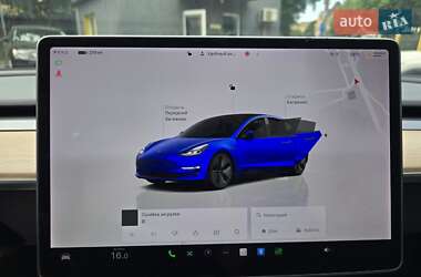 Седан Tesla Model 3 2023 в 