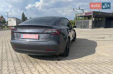 Седан Tesla Model 3 2021 в 