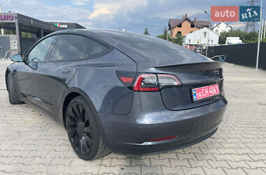 Седан Tesla Model 3 2021 в 