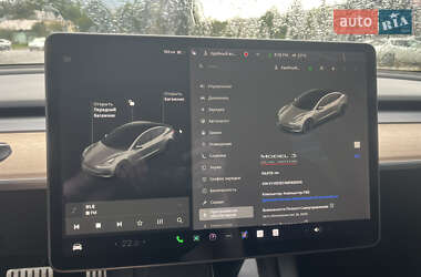 Седан Tesla Model 3 2021 в 