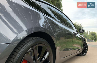 Седан Tesla Model 3 2023 в 