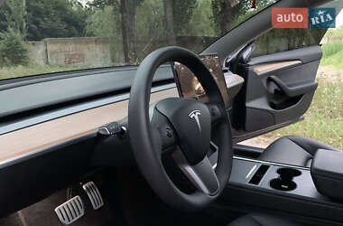 Седан Tesla Model 3 2023 в 