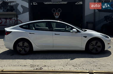 Седан Tesla Model 3 2023 в 
