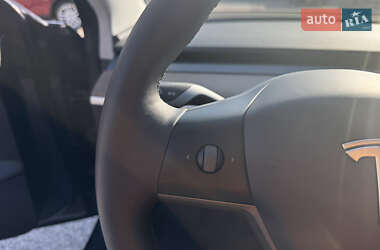 Седан Tesla Model 3 2023 в 