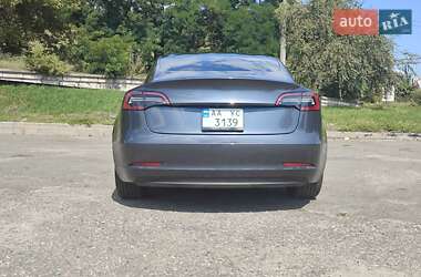 Седан Tesla Model 3 2023 в 